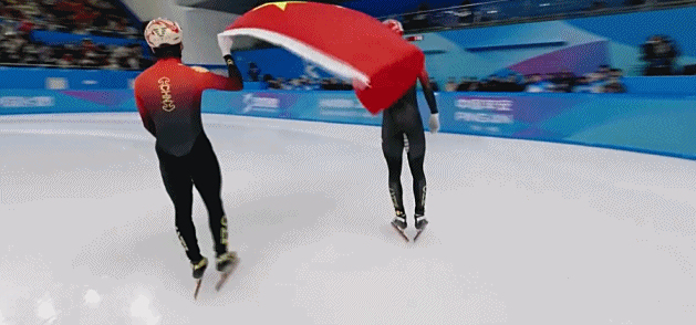 欢呼悲叹之间,比赛场上灿烂绽放 欢呼悲叹之间,比赛场上灿烂绽放