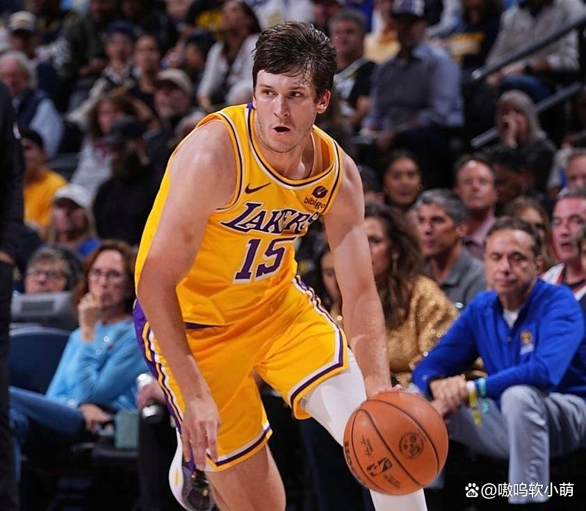 湖人主场将对阵老鹰，球迷期待激烈对决的简单介绍