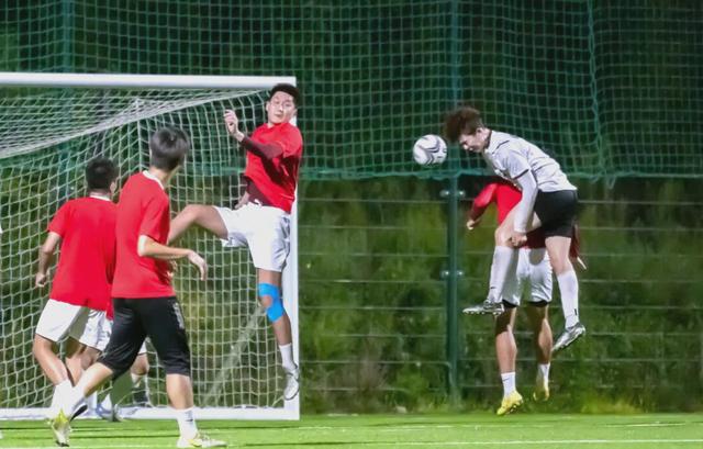 精彩对阵即将展开，场面紧张刺激的简单介绍