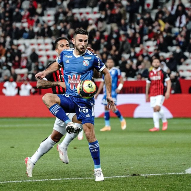 包含希尔城不胜在望，球队需全力以赴追赶的词条