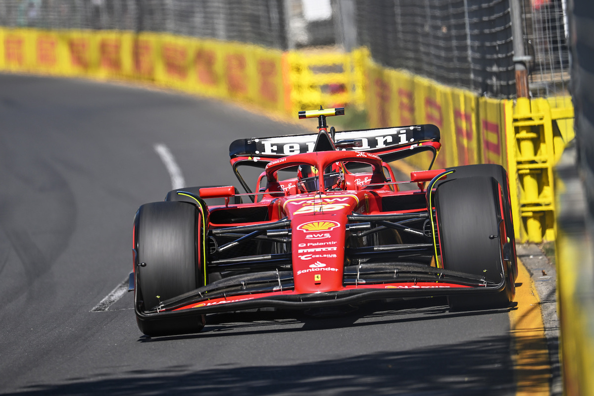 开云体育官网-雷诺车队轻取红牛车队，塞恩斯点燃赛场的简单介绍