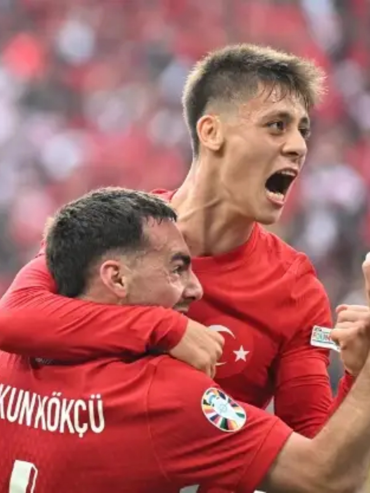 开云-土耳其队在比赛中战胜挪威队