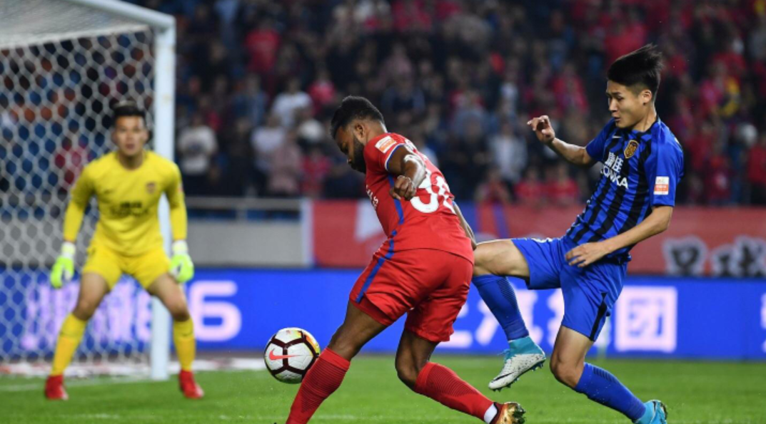 苏宁客场负于广州富力,难以扭转颓势 苏宁客场负于广州富力,难以扭转颓势