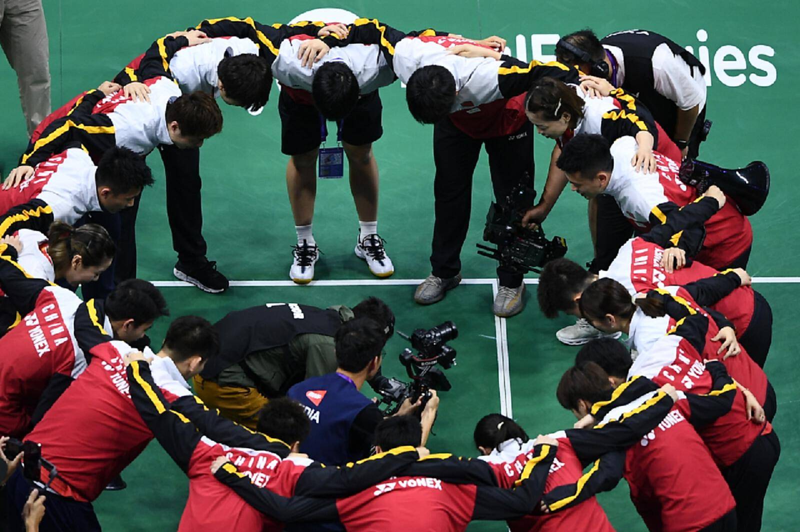 开云体育APP下载-韩国队鏖战印尼队,辛杜点燃赛场