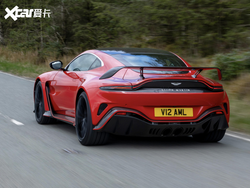 红牛二队力克阿斯顿马丁，皮亚斯特里状态火热