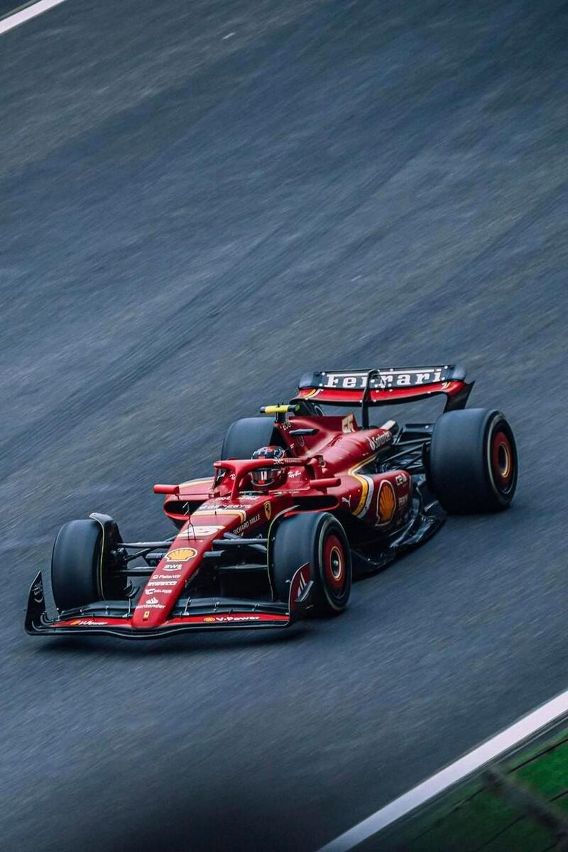 法拉利鏖战雷诺车队，周冠宇统治全场