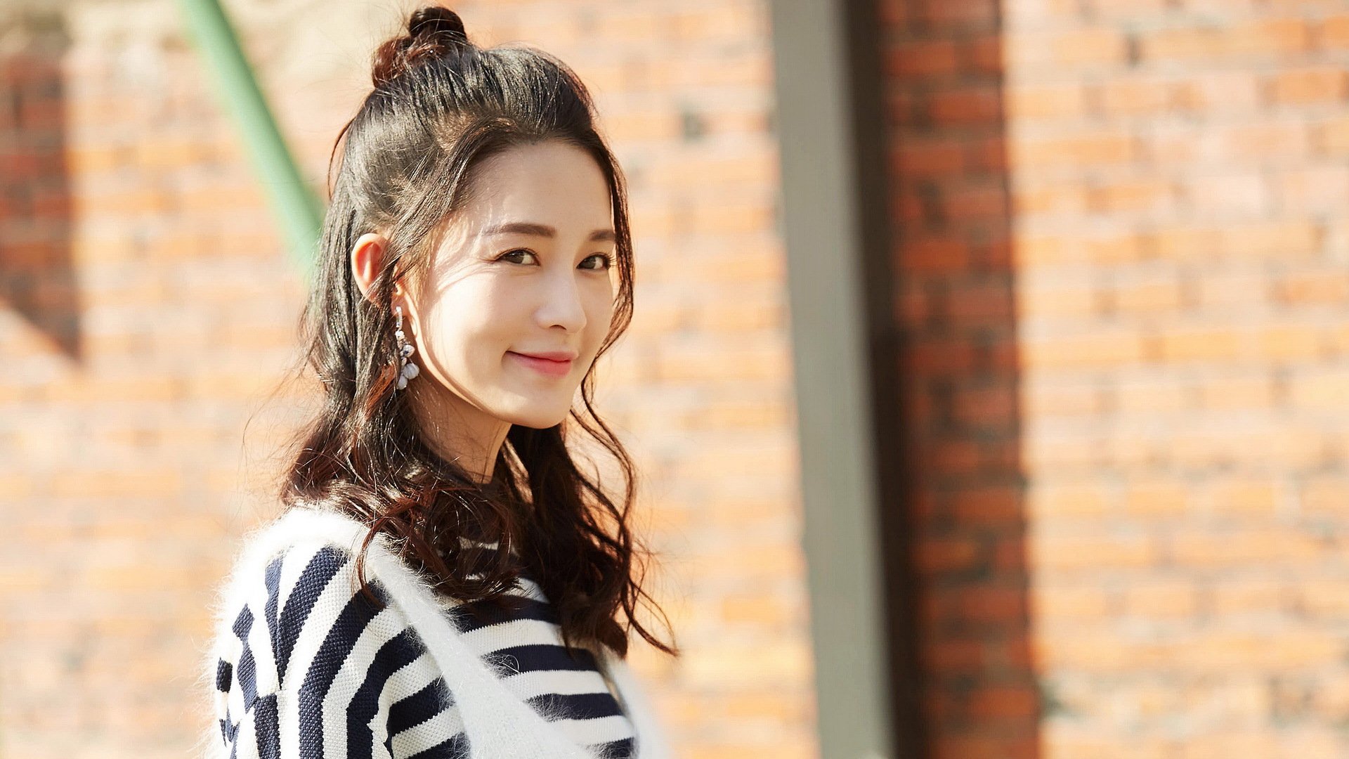 当蓝黑城墙遇上红黑资本，足球世界的平行革命